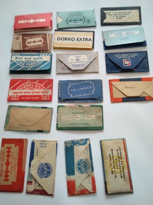 Продавам малка колекция от стари ножчета за бръснене