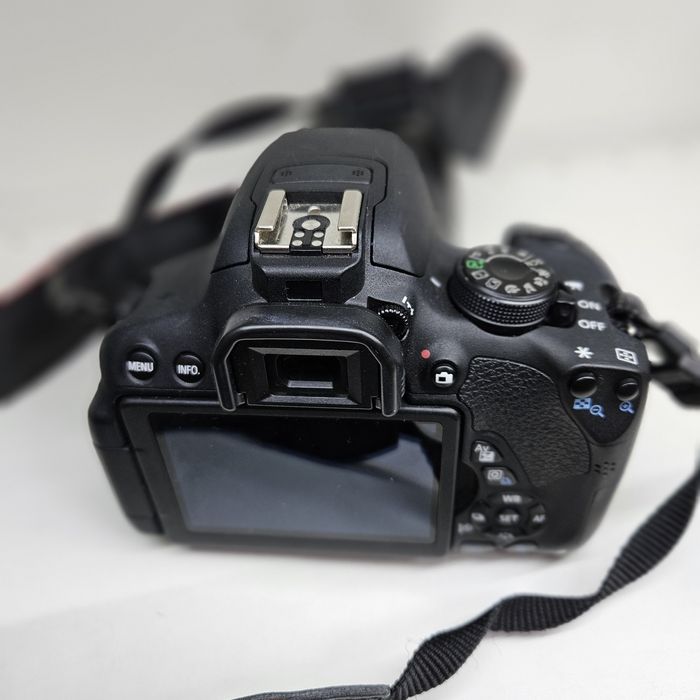 Фотоаппарат продажа модель Canon 700D