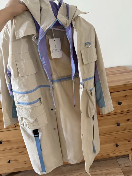 Тренч с цветными вставками