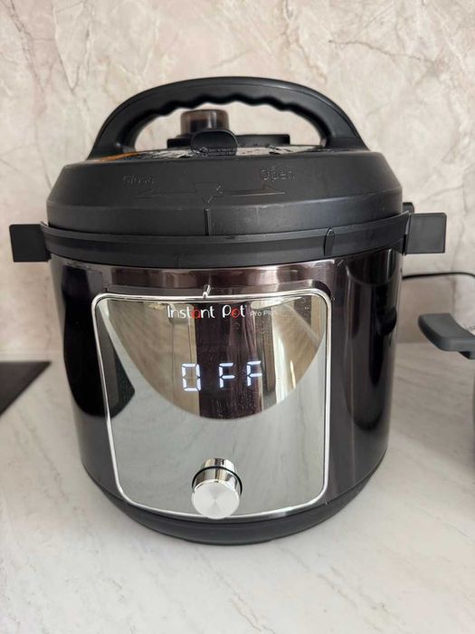 Скороварка / Мультиварка Instant Pot Pro Plus