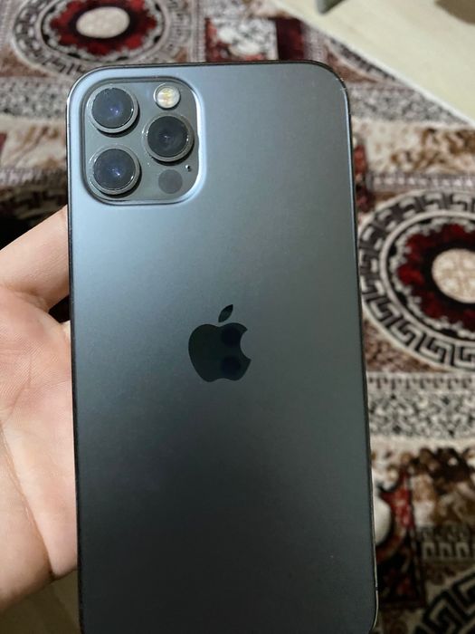 Vand  sau schimb iphone 12 pro  128gb 78 sanatate pret 12 mil