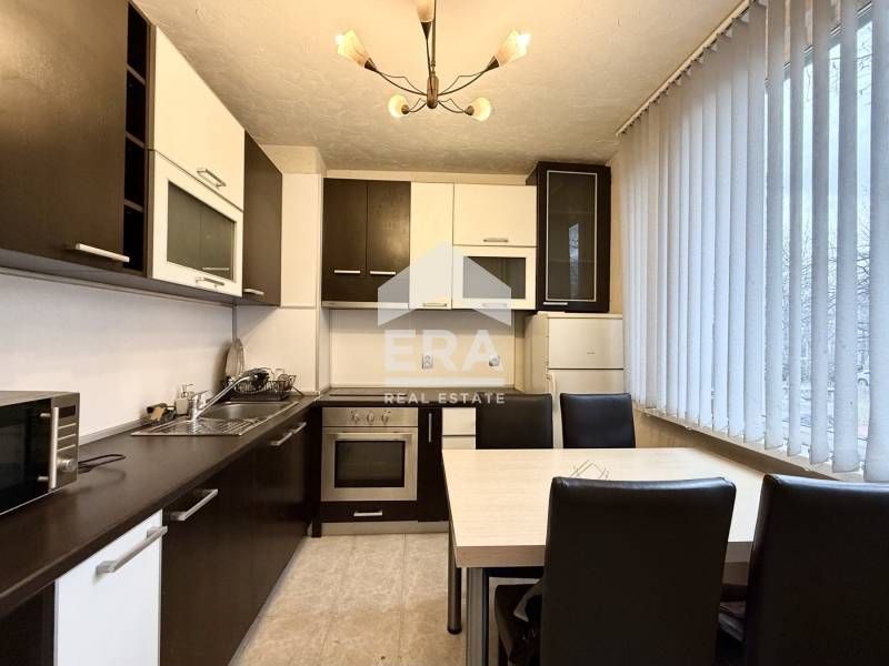 Дава се под наем Двустаен апартамент в София, Стрелбище - 70 кв.м за 598.23 € - Снимка #2