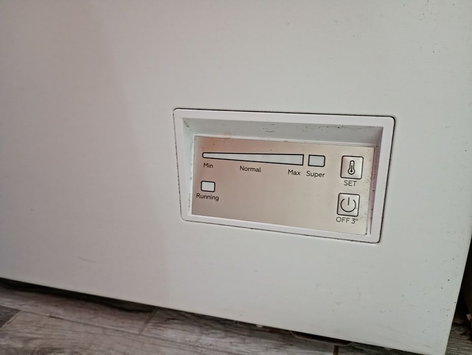 Vând vitrina frigorifica noua nefolosita