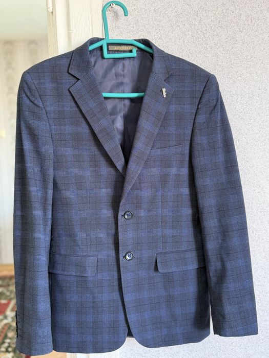 Мужской пиджак темно синего цвета