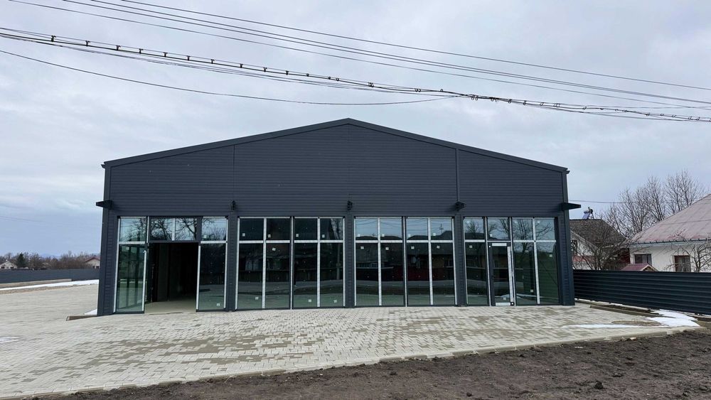 Spatiu comercial de închiriat în Vadu Moldovei, strada principală