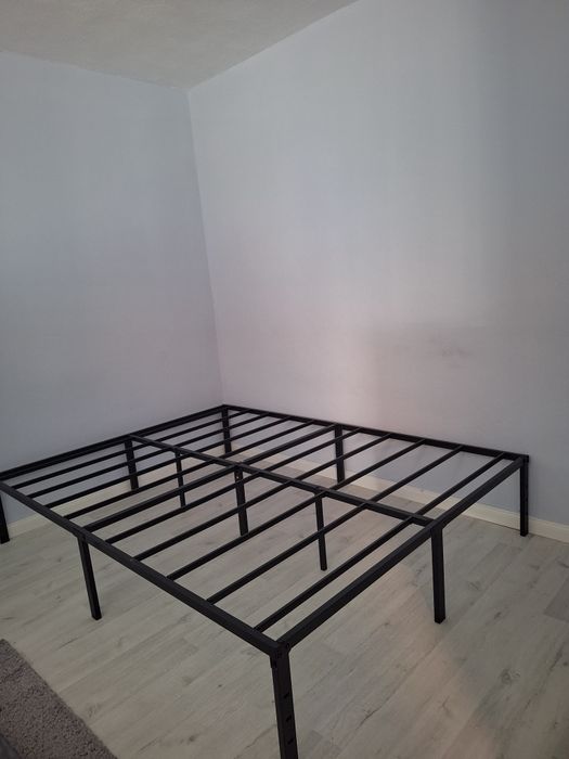 Cadru metalic de pat 140×200 cm – nou