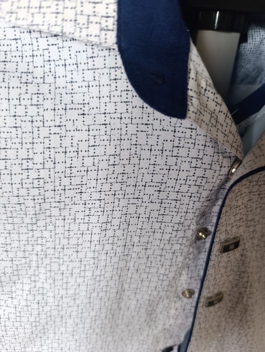 Продам рубашки школьные