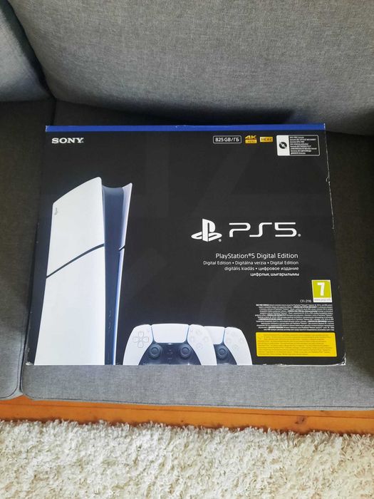 PlayStation 5 Slim, 2 controllere