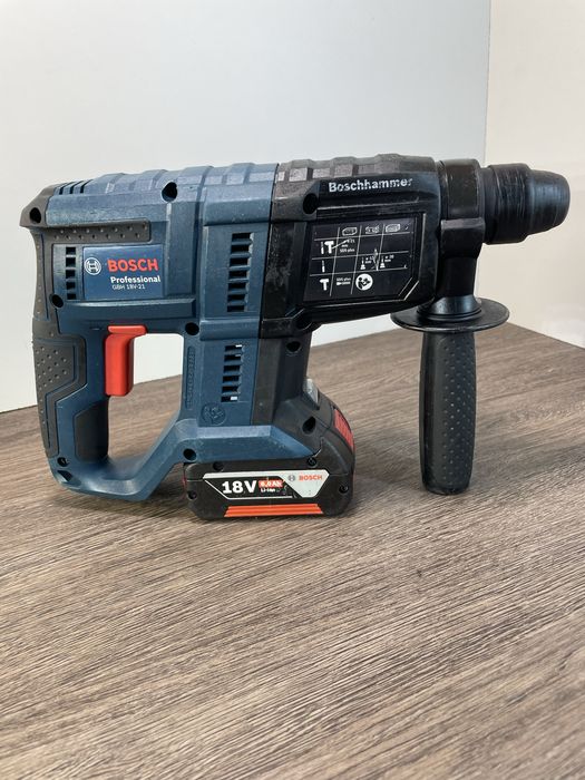 Vând rotopercutor Bosch GBH
