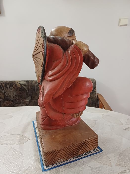 Голям дървен буда