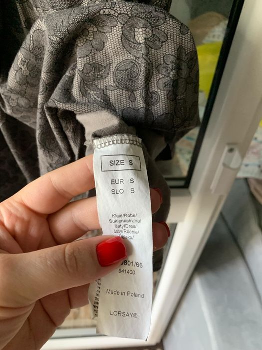 Vând rochie de zi sau ocazie .