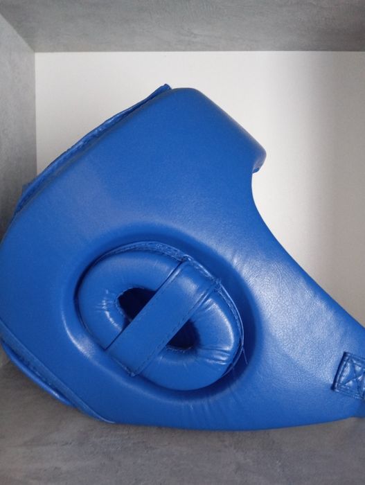 Продаю боксерский шлем