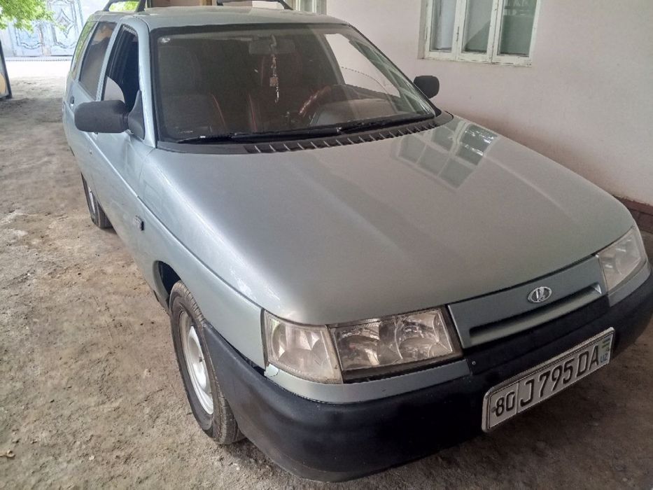 Lada 2111 yaxshi holatda