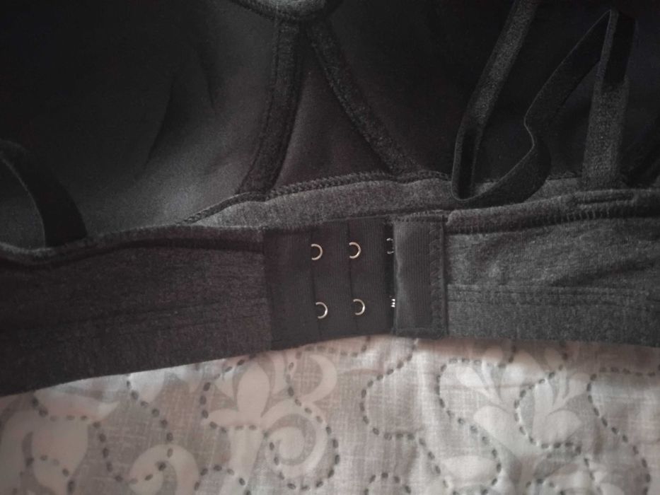 Бюстиета/ сутиени 3 бр.,нови