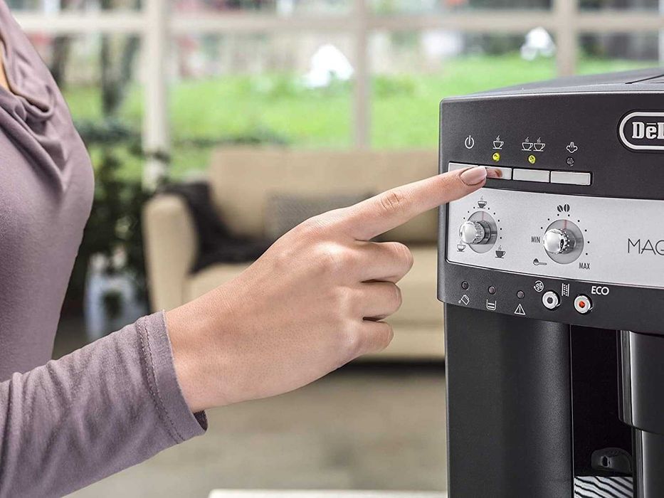 Кафемашина DeLonghi ESAM 3000.B, 1450 W, 15 bar, Напълно Автоматична