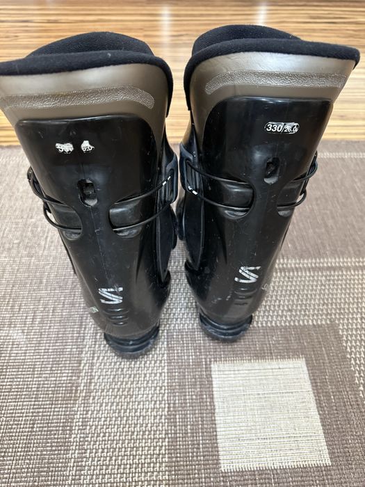 Vând clăpari Salomon 260mm 39 40 și schiuri Fischer 141 si 175 cm