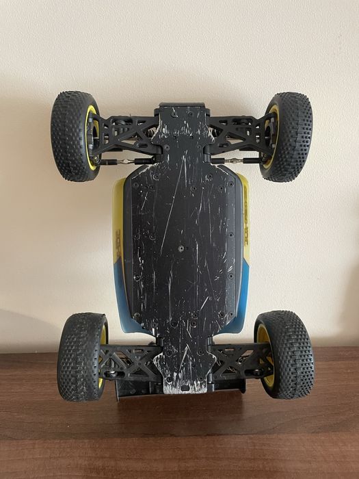Buggy RC Losi Mini 8IGHT 1/14 4WD Brushless - Fără Telecomandă