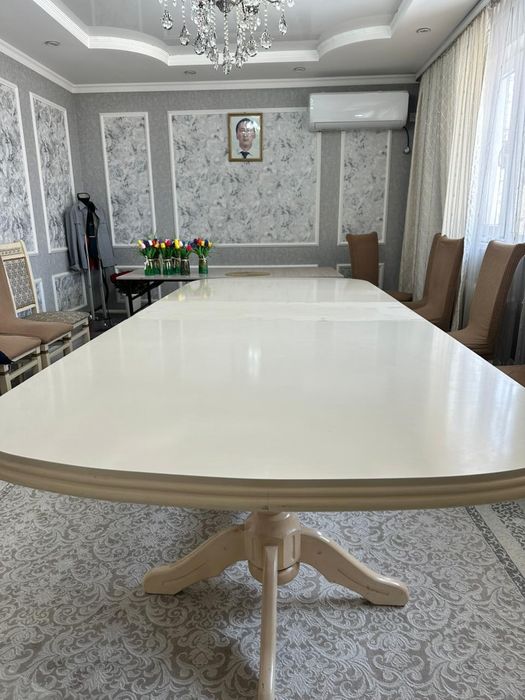 Стол сатылады шанырак 2 де тур