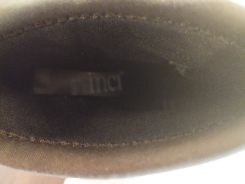 Дамски спортни боти