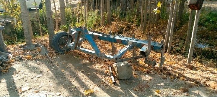 Traktor xachir sotiladi xamma uskunalari bilan arzon narxda pul zarur