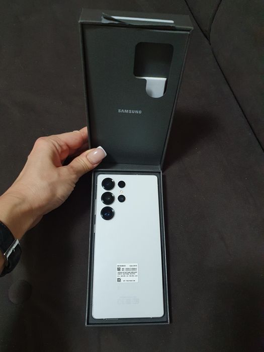 Samsung Galaxy S25 Ultra 256GB

Samsung G