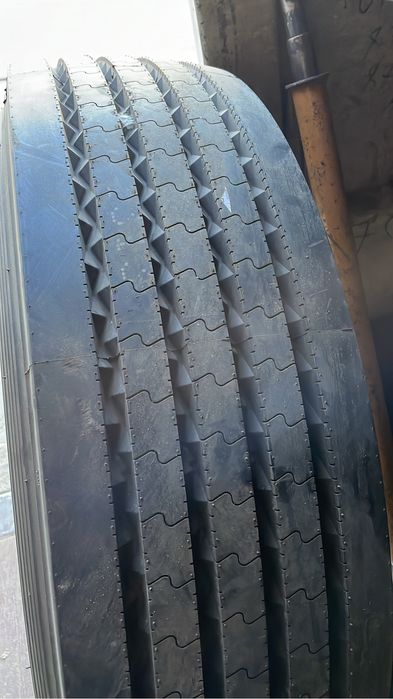 Продам пару передковых шин новые.