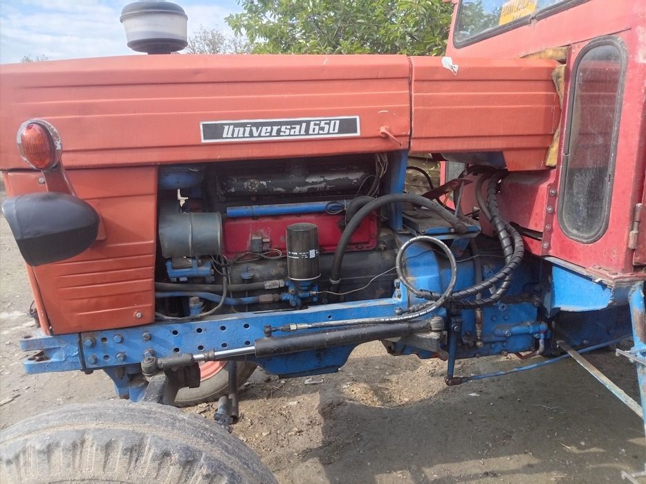 Tractor universal650
