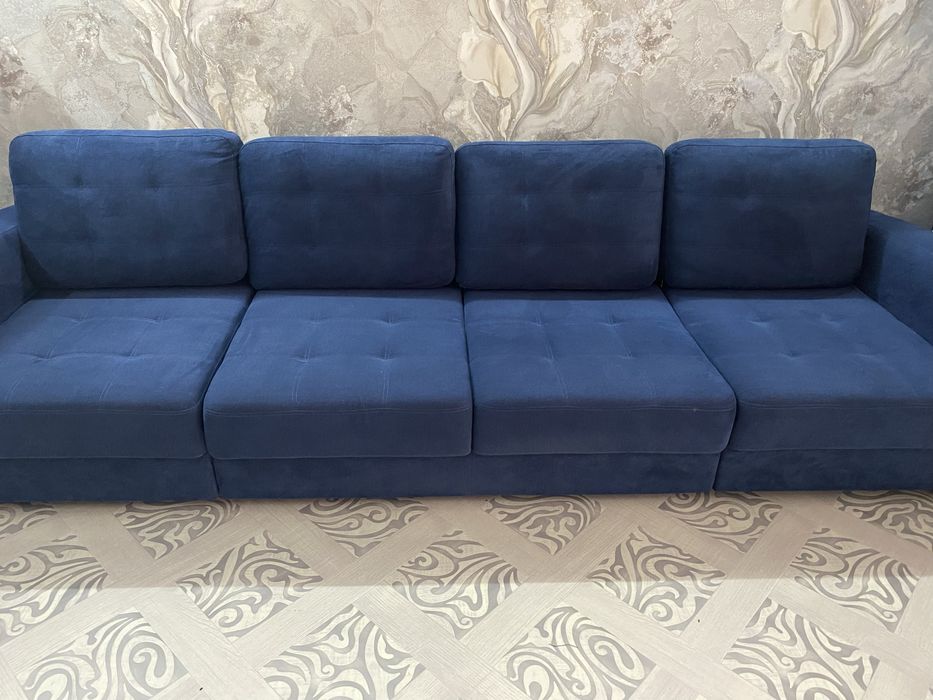 Диван в гостиннкю