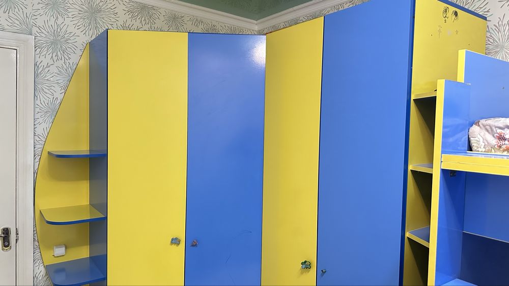 Детский двухьярусный кровать