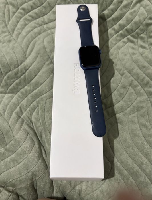 Продам Apple watch series 7