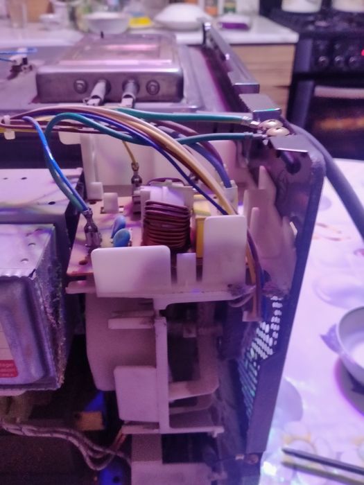 Микроволновка на запчасти