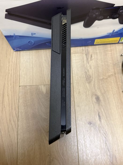 PlayStation 4 Slim
