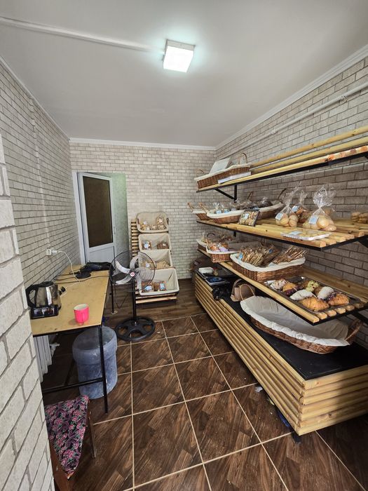 Тезда Офис сотилади, йул буйида кафе Романтик