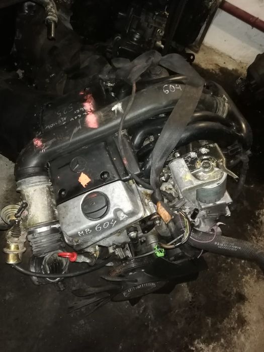 Двигатель на Мерседес 2.2л ОМ604 из Германии