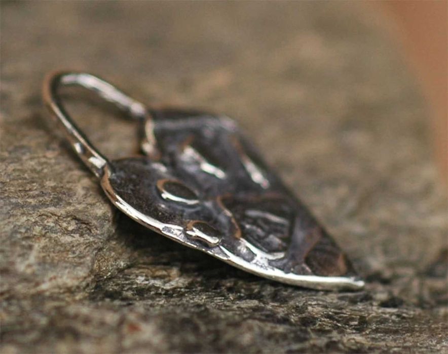 Сребърен медальон 925 лапичка в сърце  талисман за любов към животните