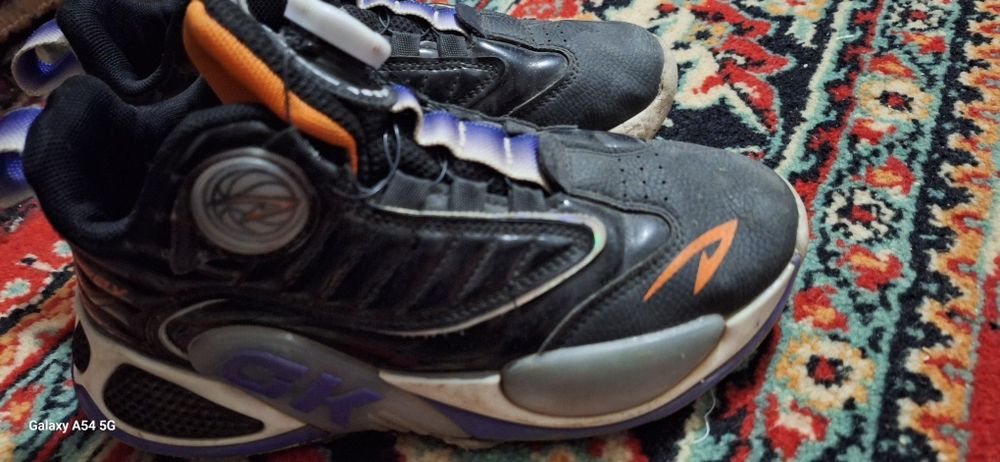 Кроссовки фирменные качественные