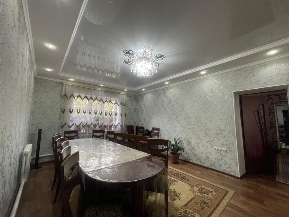 Продам стол и стулья