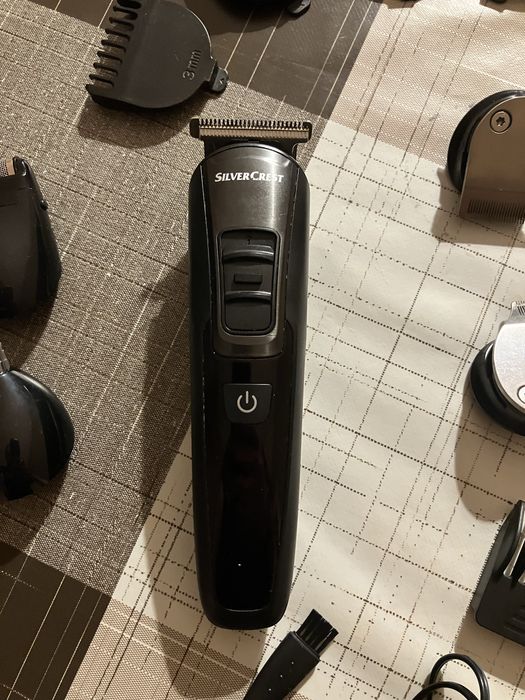 Продавам запазена машинка за подстригване