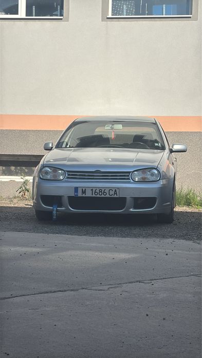 Продавам Фарове r32