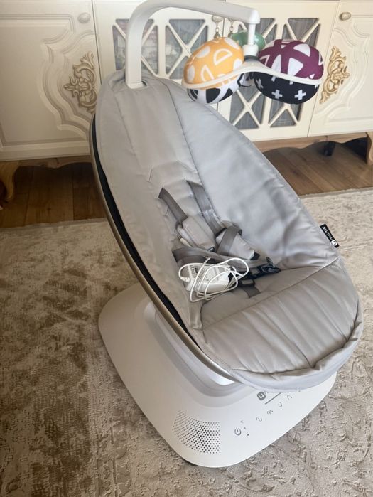 Шезлонг 4moms новый