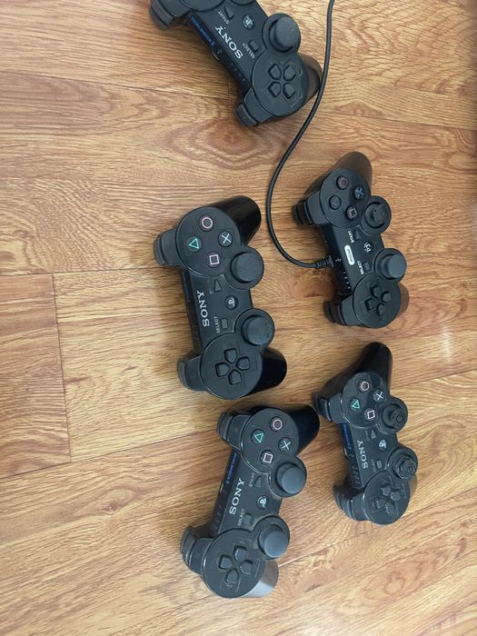 Vand 5 controllere de ps3