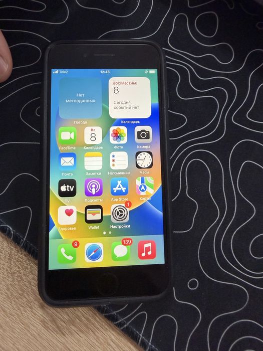 Продам Iphone 8 red production