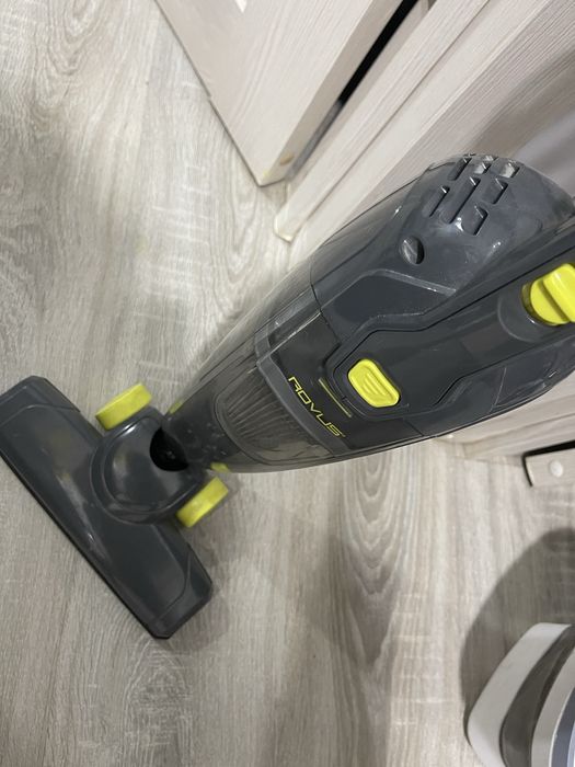 Вертикальный легкий пылесос