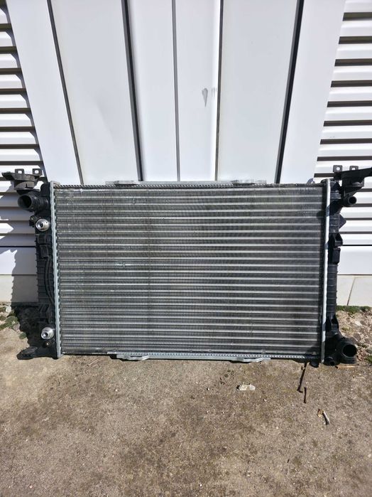 Воден радиатор за Audi A4 B8 / A5 2.7 TDI