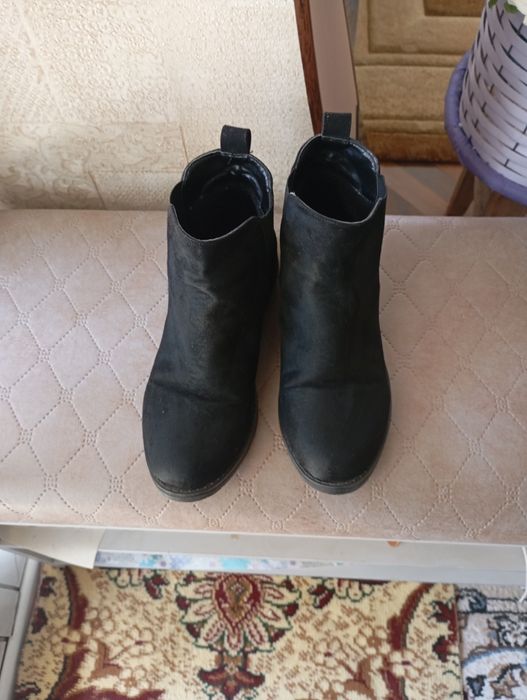 4 штуки Женской  обуви 37 размер