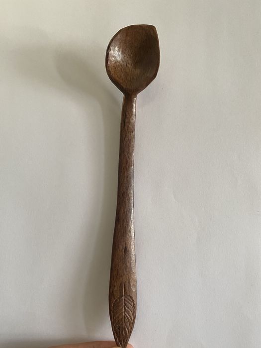 Дървена дялана лъжица