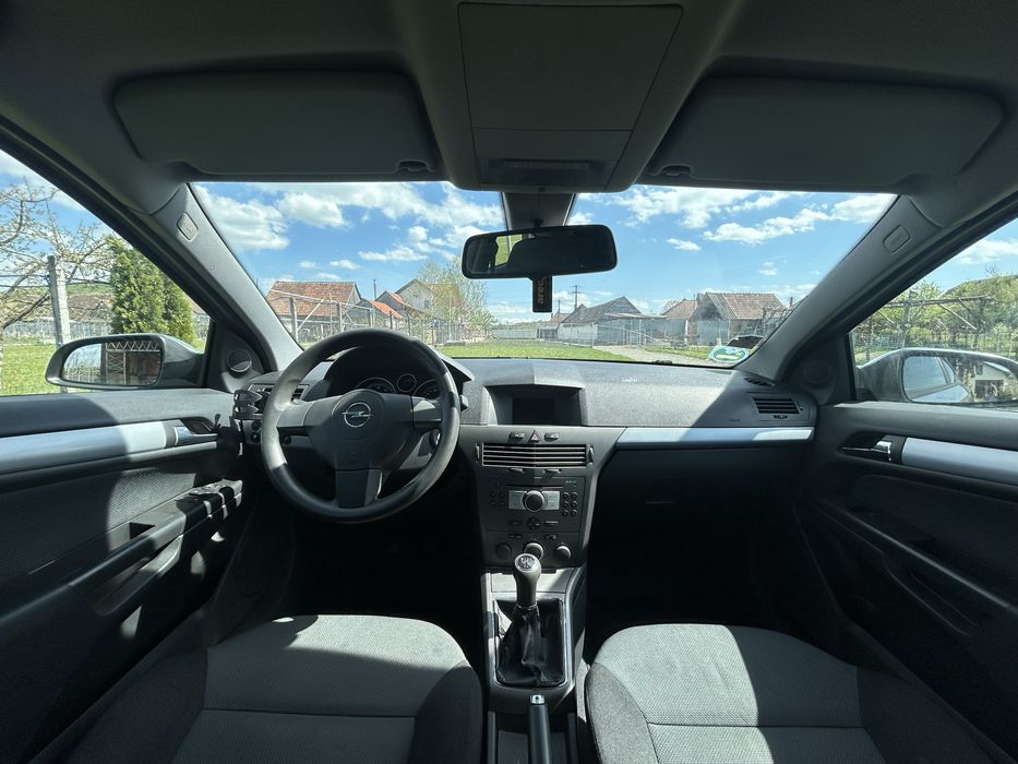 Vând OPEL Astra GTC