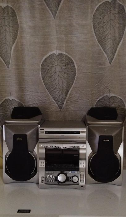 Продавам SONY RX99