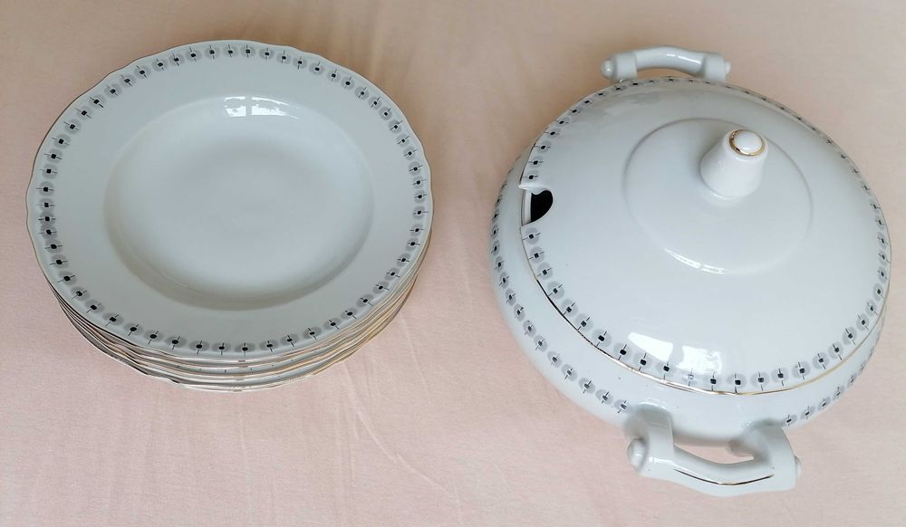 Порцеланов сервиз а хранене