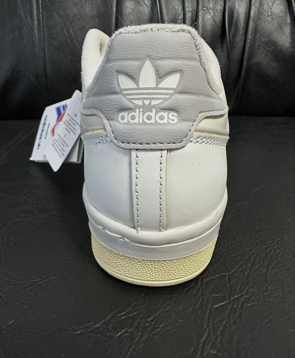 Adidasi Adidas albi